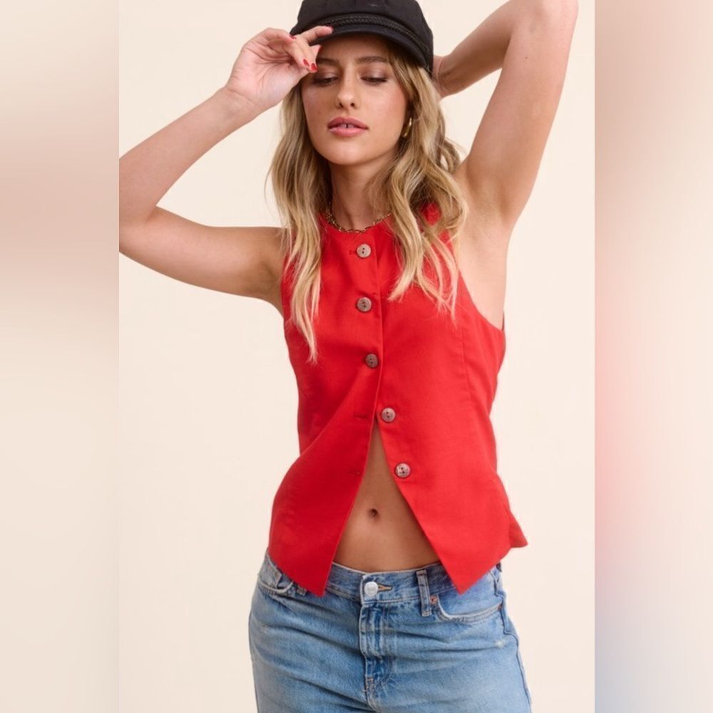 911. SCARLET ROUND NECK SLEEVELESS VEST